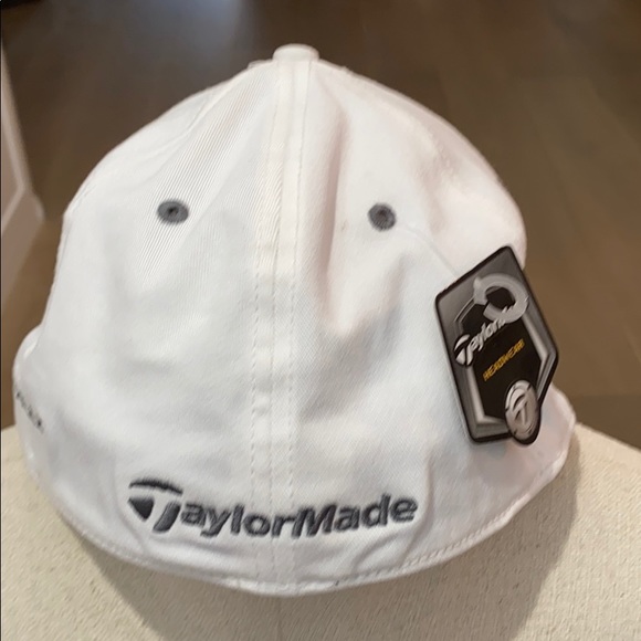 White hat - Picture 3 of 9